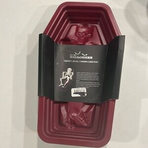 5/$15! Metal cake Halloween skeleton pain